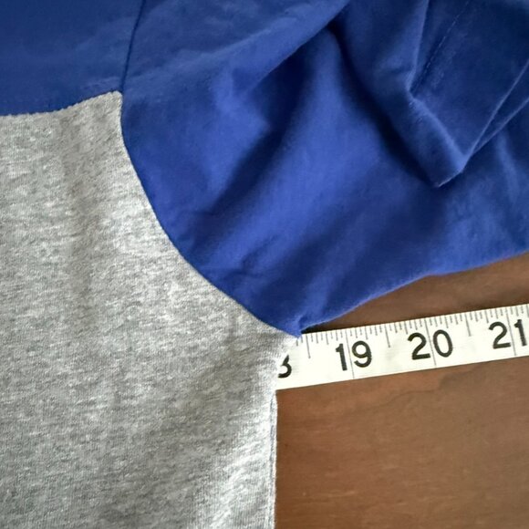 $45 Retail | NHL Toronto Maple Leafs 1917 Graphic Tee Size M - Picture 5 of 5